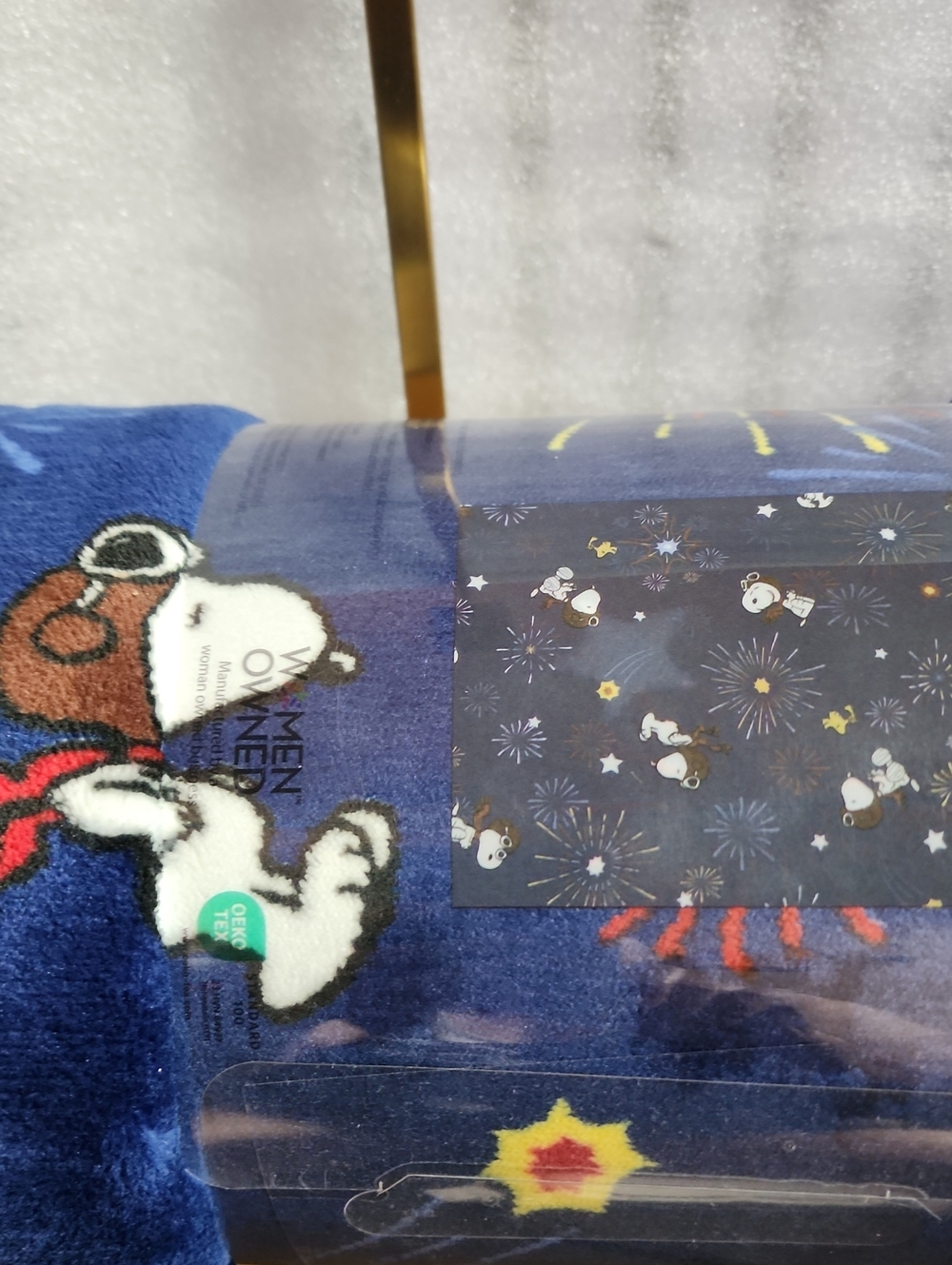Coach X Snoopy Wristlet Euc With No CO &  Oversized Plush Peanuts Throw New - Picture 8 of 9
